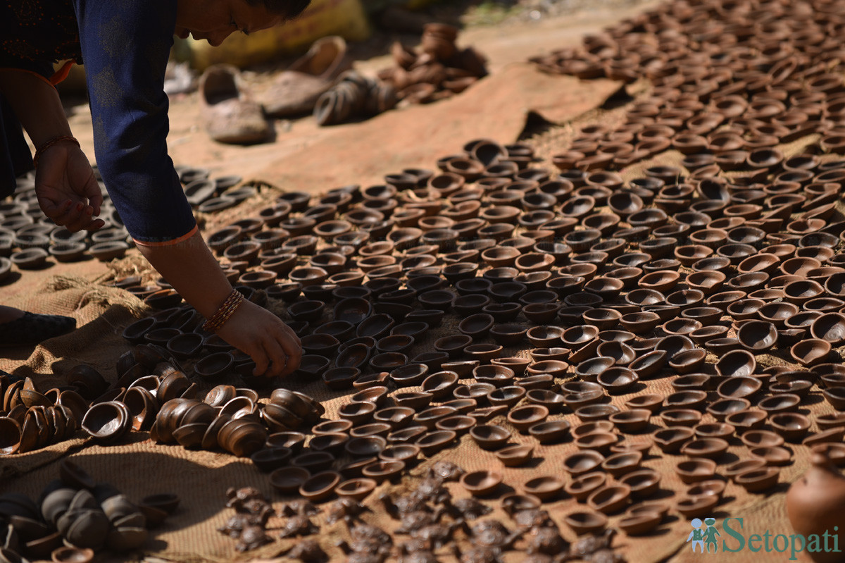 https://raracms.setopati.com/uploads/shares/2019/01/sujita/Mud Pot for Tihar (10).JPG